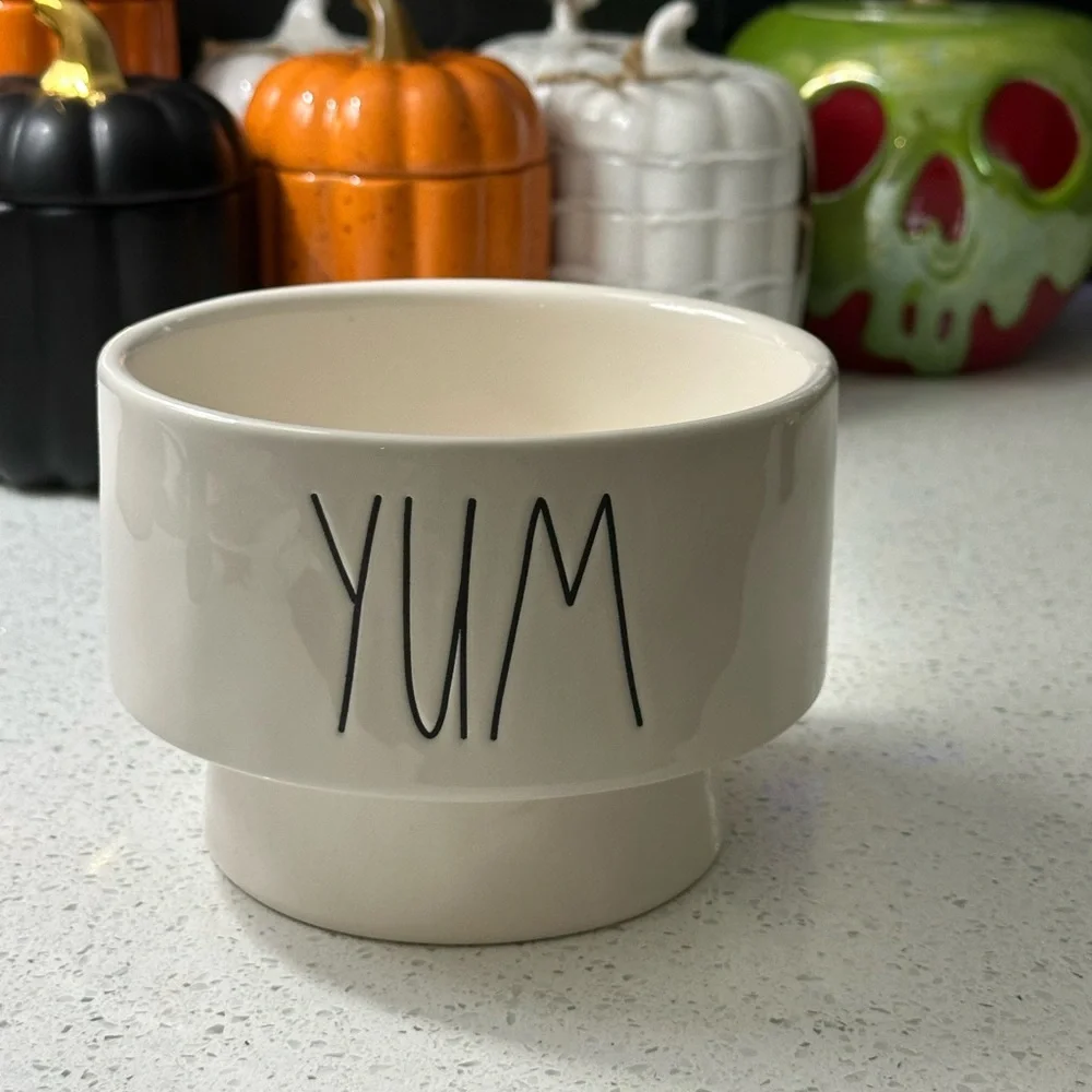 NWOT•Raised Dog Bowl “YUM”.